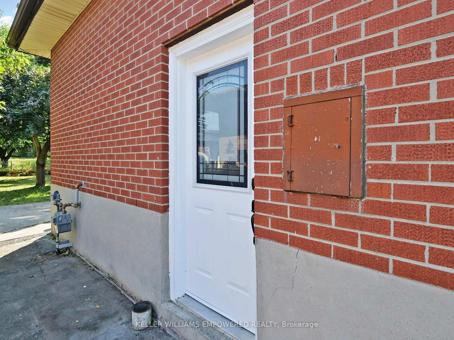 Photo 11 of 361 Windsor Street, Oshawa, Donevan — HOMEH