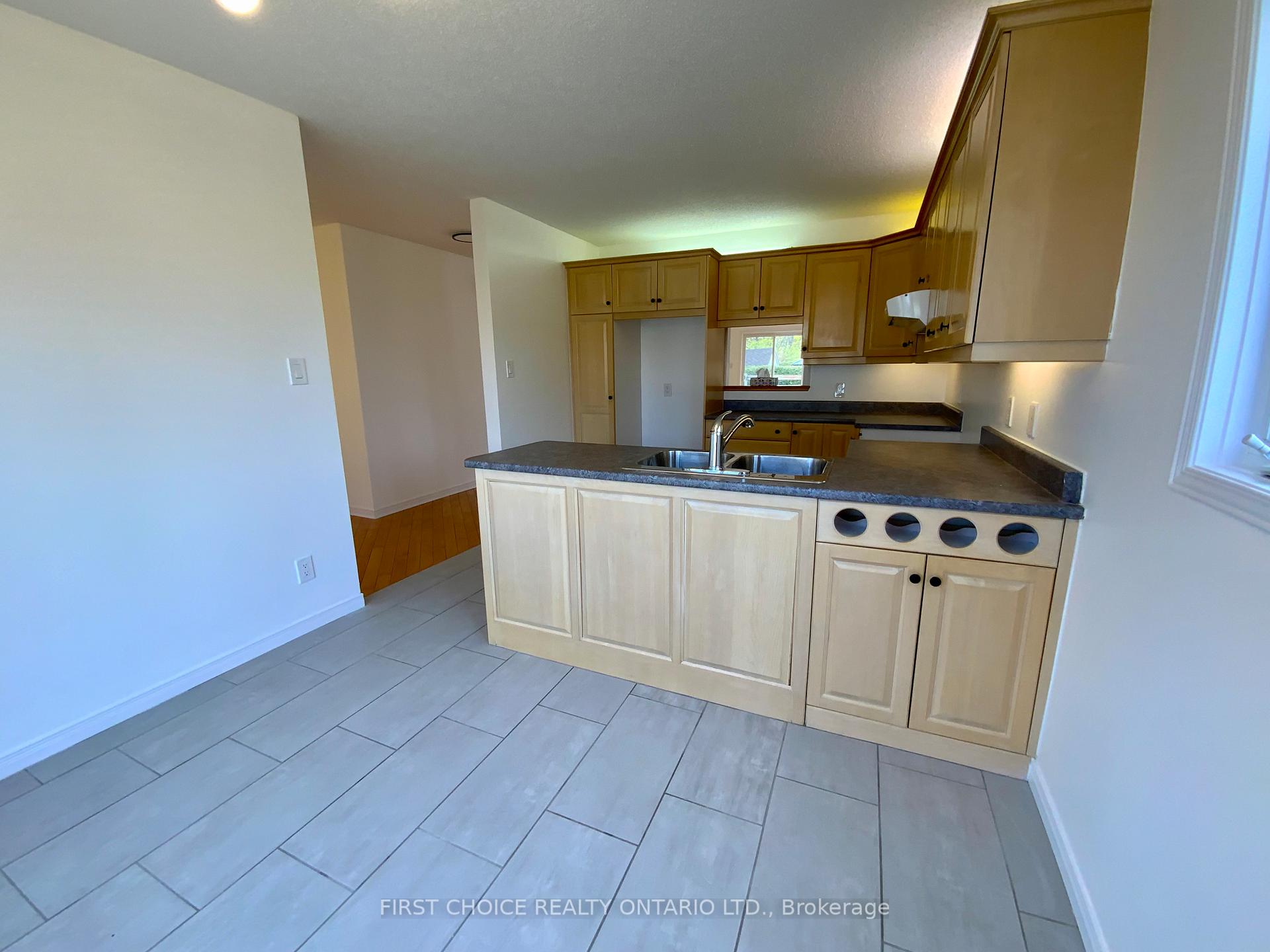 Photo 5 of 6336 Loire Drive, Ottawa, Chateauneuf — HOMEH