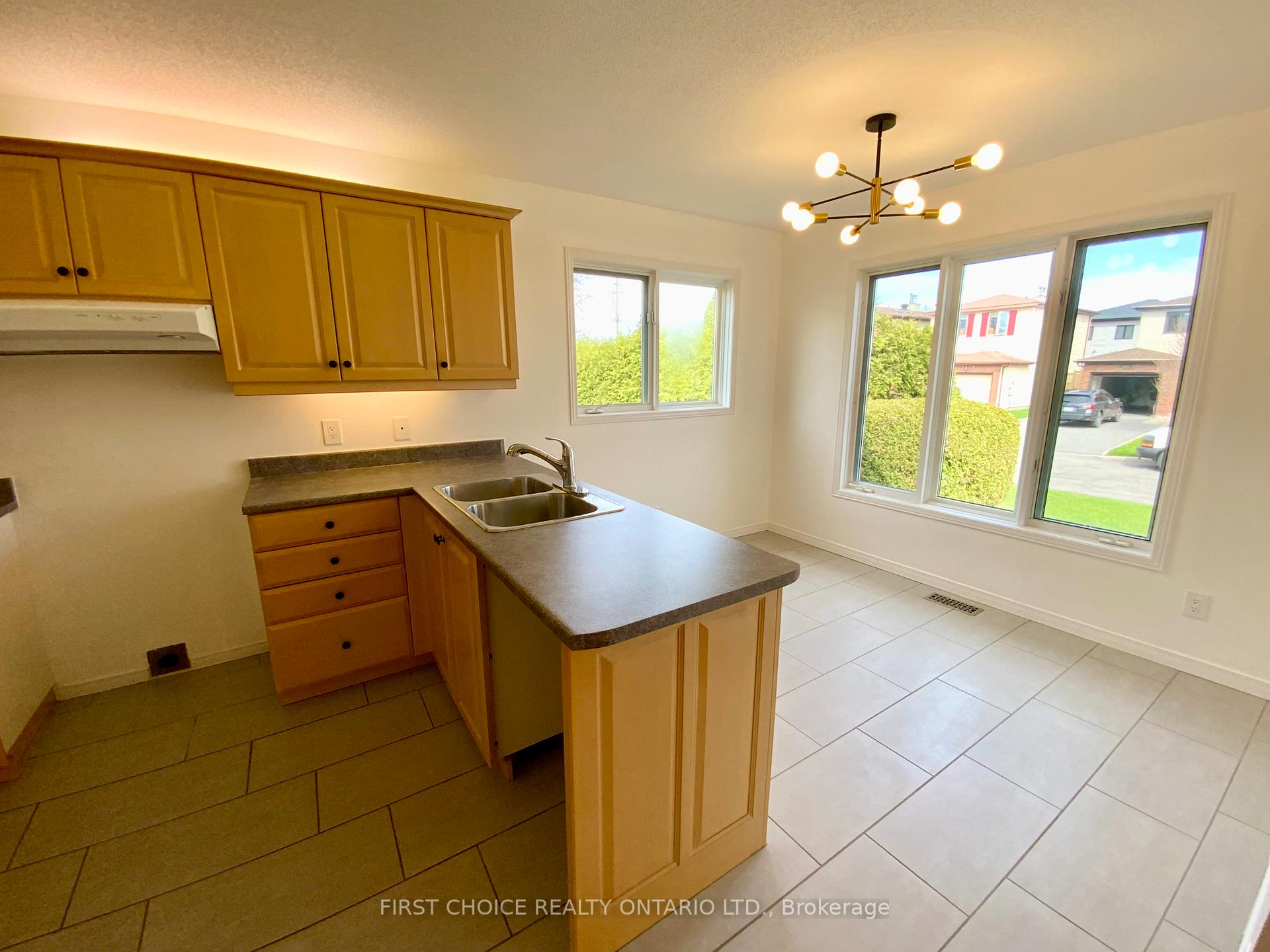 Photo 6 of 6336 Loire Drive, Ottawa, Chateauneuf — HOMEH