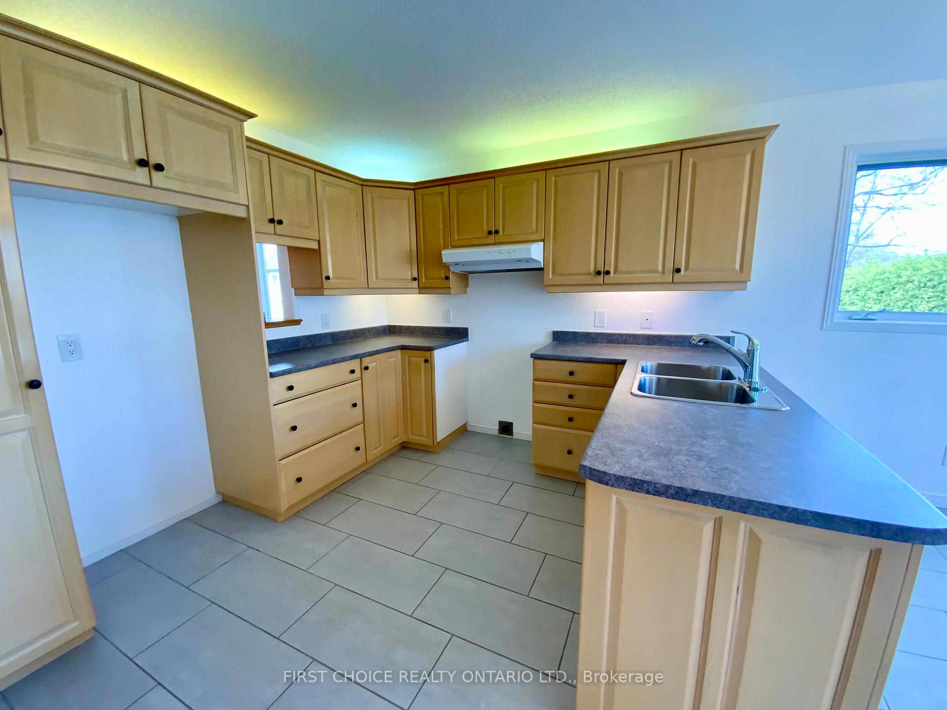 Photo 7 of 6336 Loire Drive, Ottawa, Chateauneuf — HOMEH