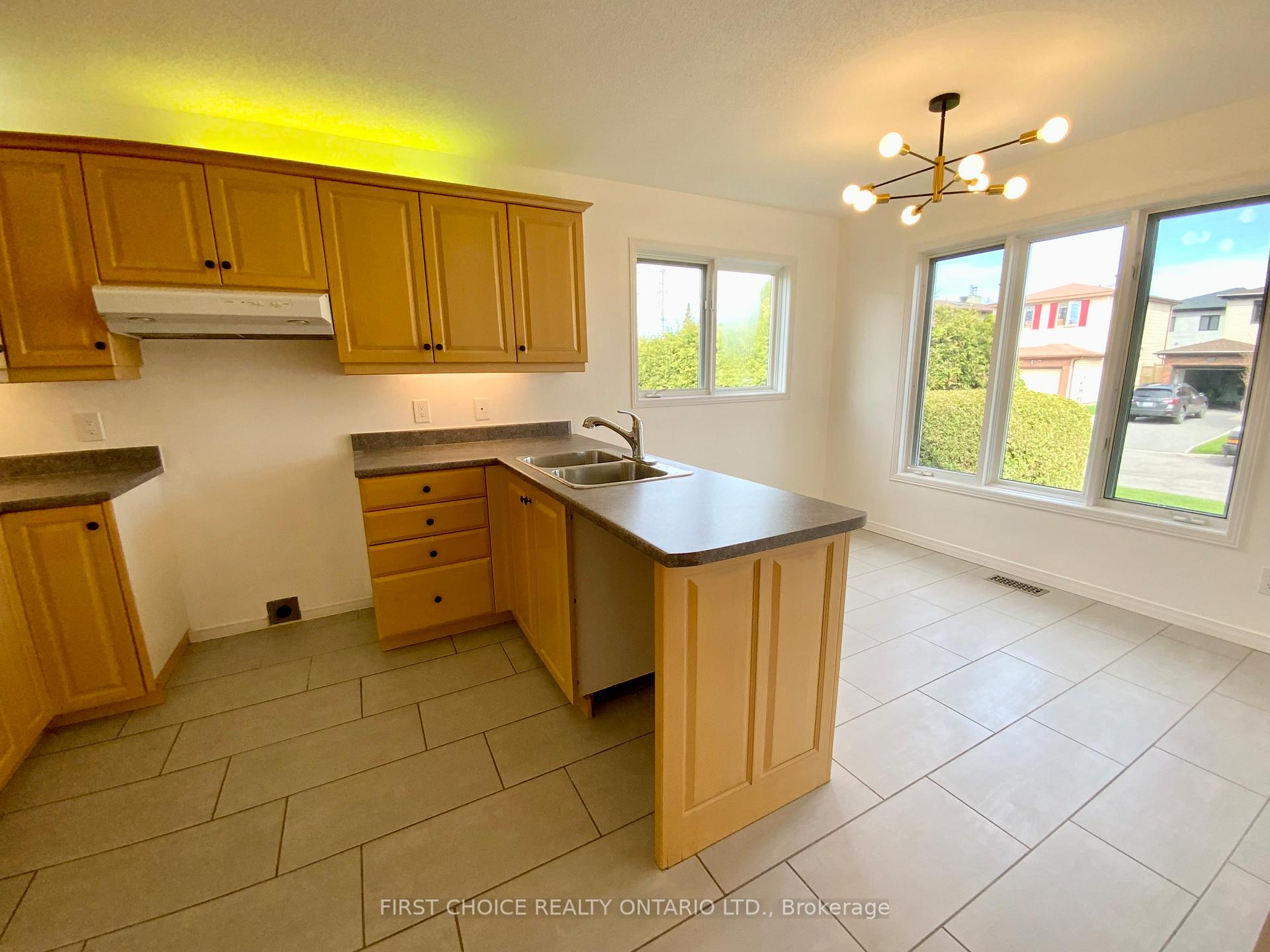 Photo 8 of 6336 Loire Drive, Ottawa, Chateauneuf — HOMEH