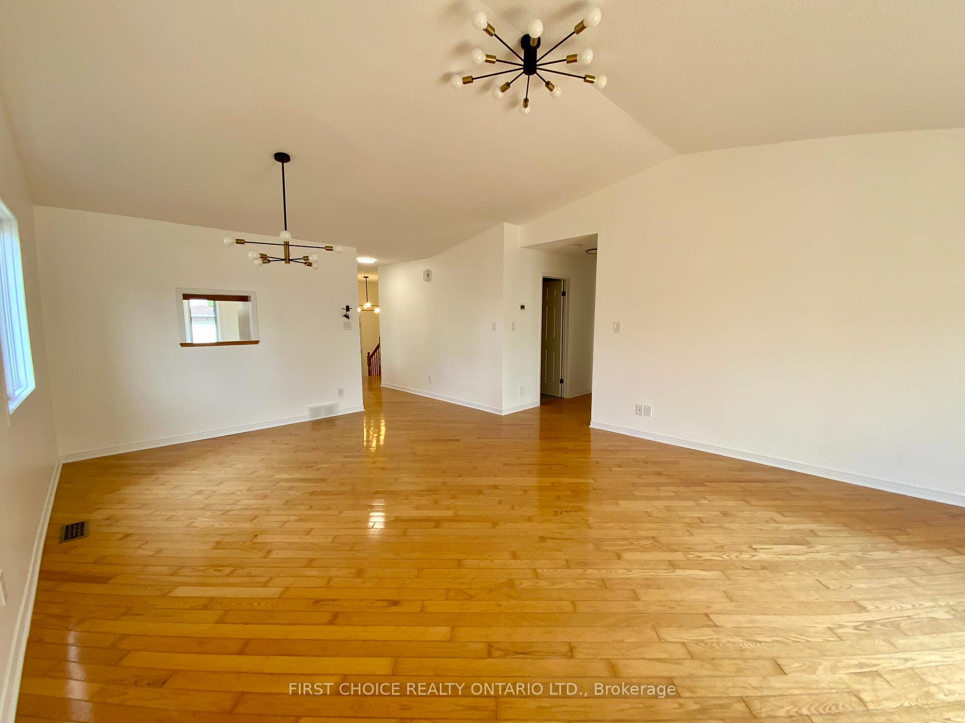 Photo 11 of 6336 Loire Drive, Ottawa, Chateauneuf — HOMEH