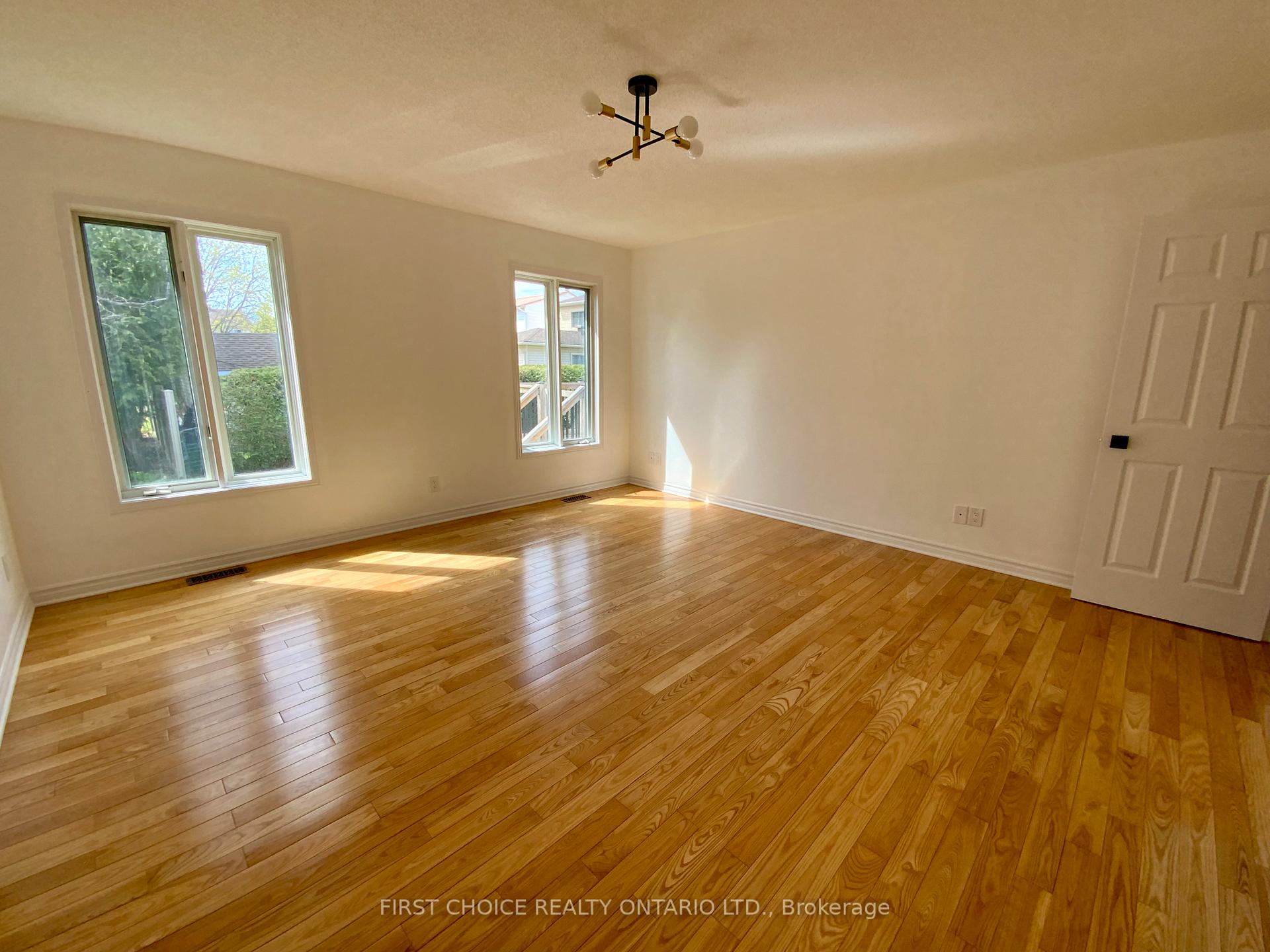 Photo 12 of 6336 Loire Drive, Ottawa, Chateauneuf — HOMEH
