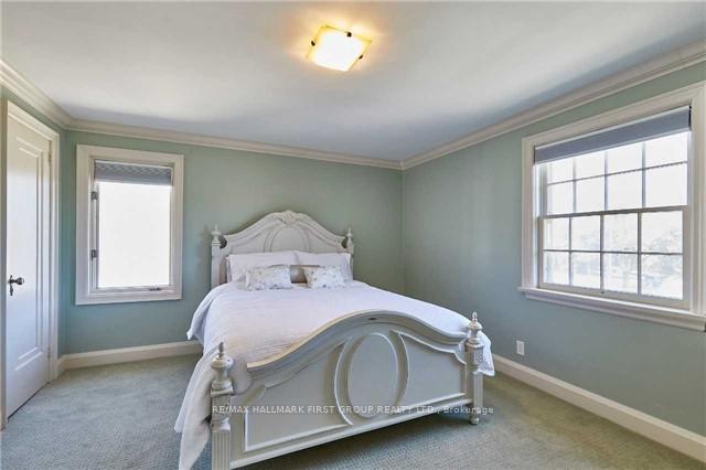 Photo 9 of 24 Rossland Road E, Oshawa, Centennial — HOMEH