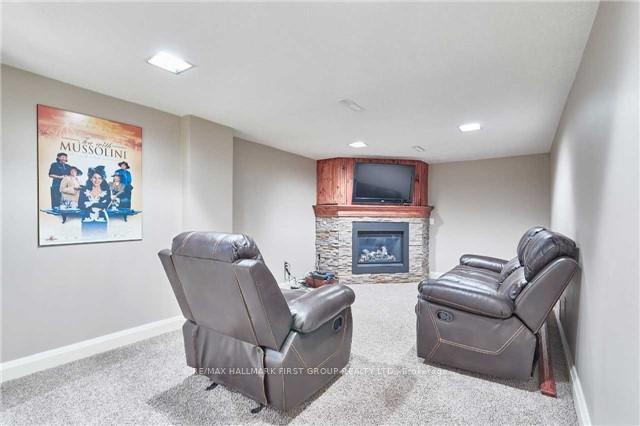 Photo 14 of 24 Rossland Road E, Oshawa, Centennial — HOMEH