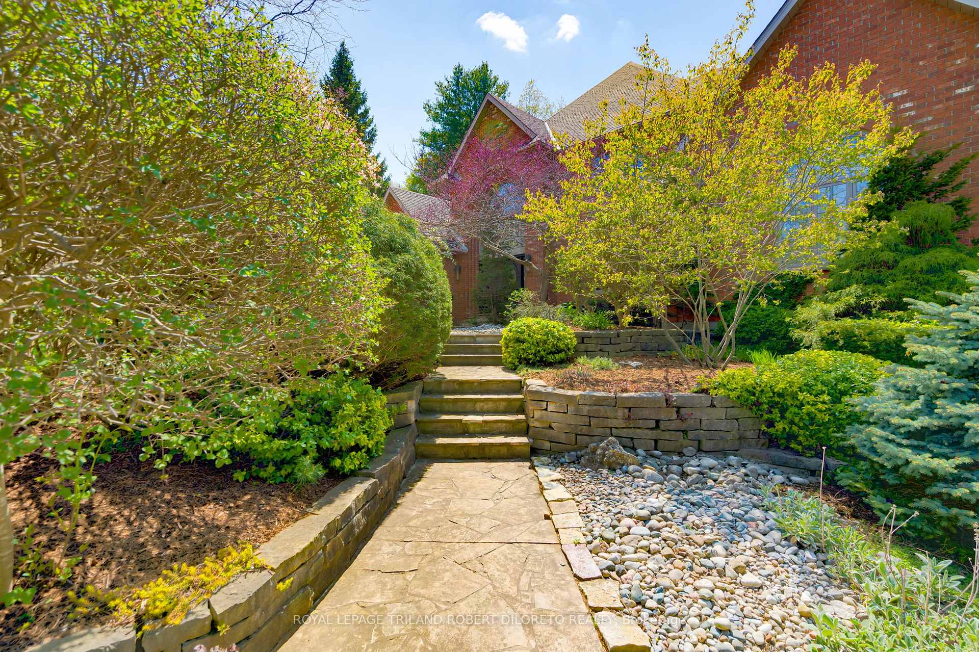 Front of 82 Chestnut Court