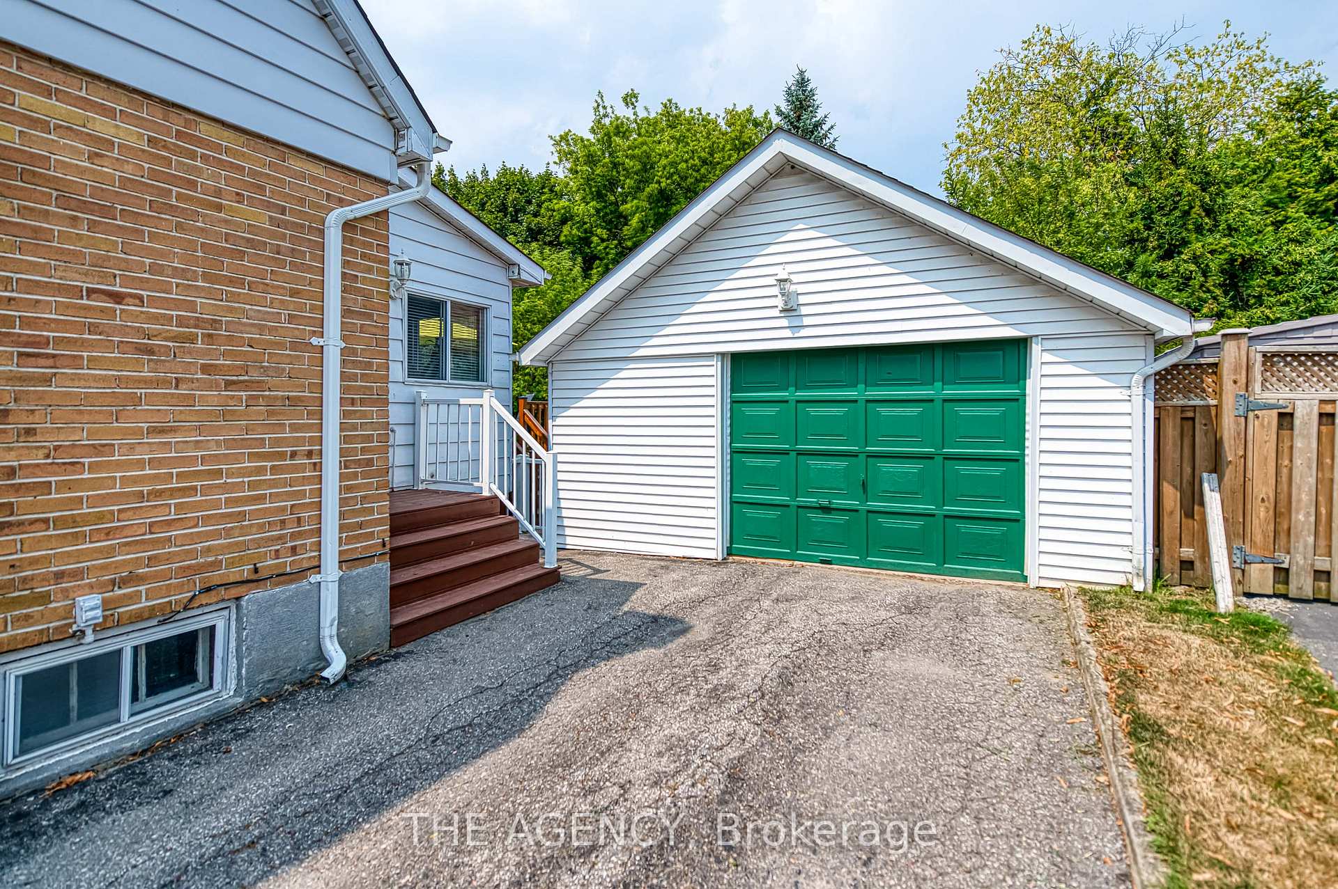 Photo 4 of 80 Kawartha Avenue, Oshawa, Lakeview — HOMEH