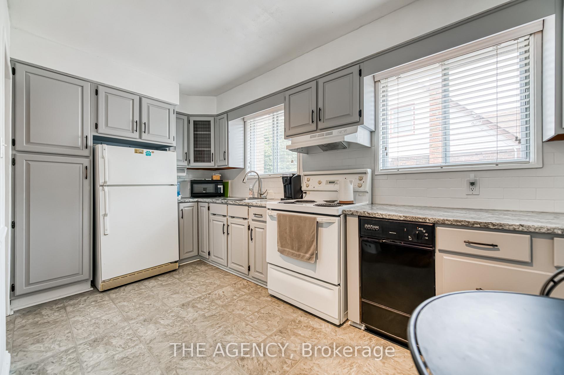 Photo 8 of 80 Kawartha Avenue, Oshawa, Lakeview — HOMEH