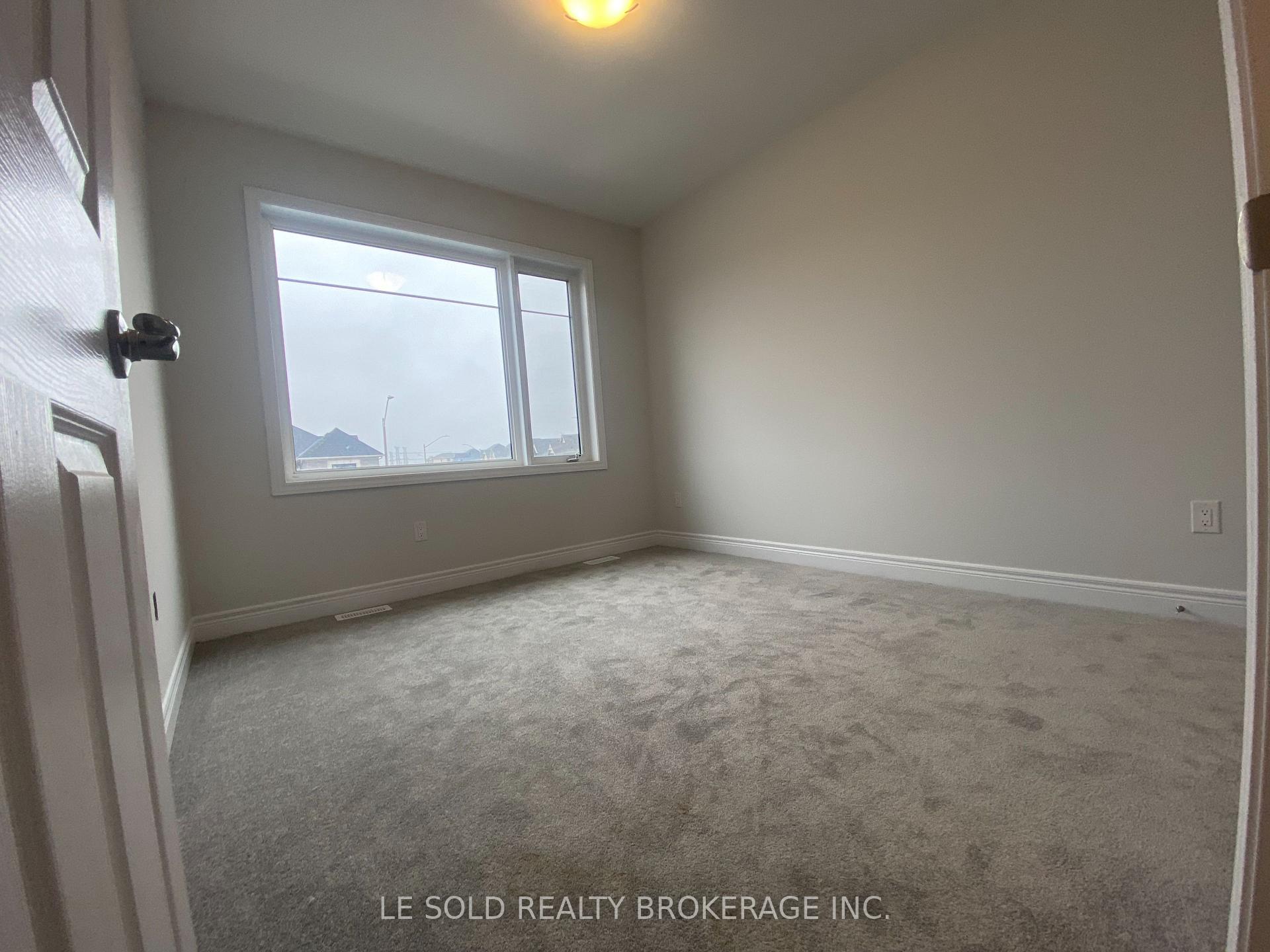 Photo 5 of Unit Upper, 246 Larkin Avenue, Markham, Markham Village — HOMEH