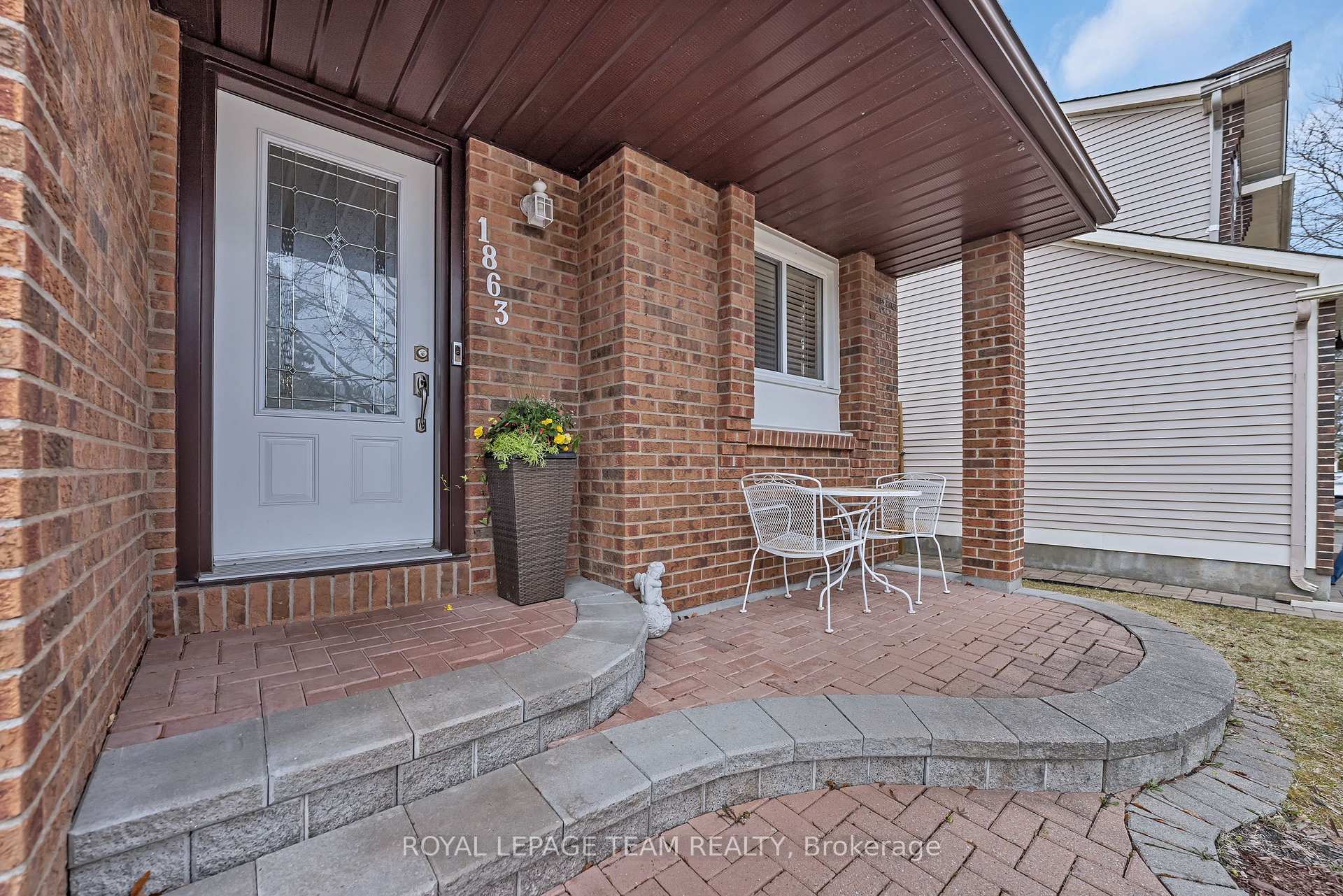 Photo 3 of 1863 Windflower Way, Ottawa, Chapel Hill — HOMEH