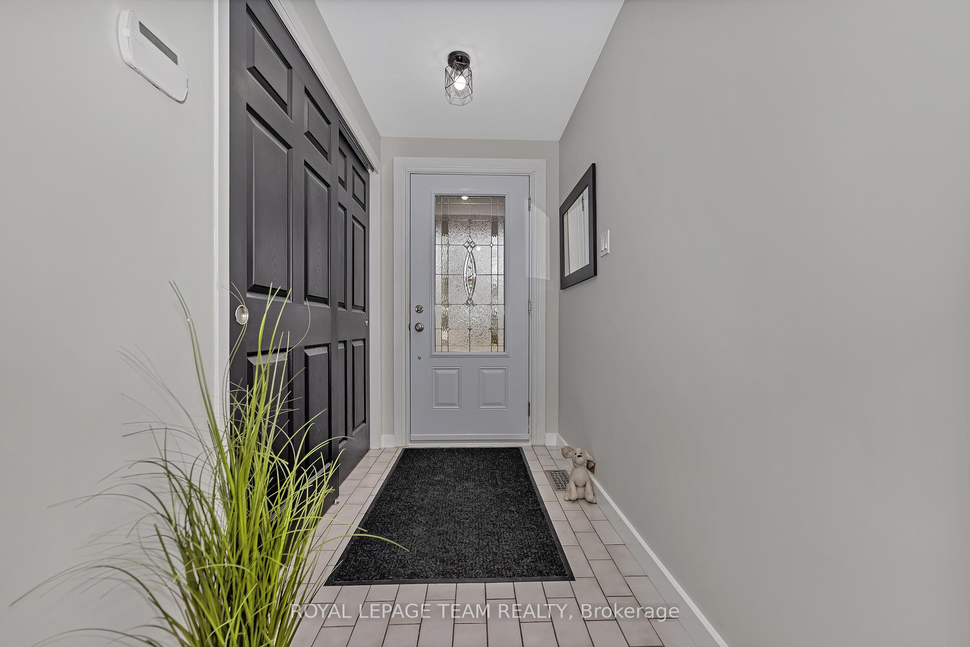 Photo 4 of 1863 Windflower Way, Ottawa, Chapel Hill — HOMEH