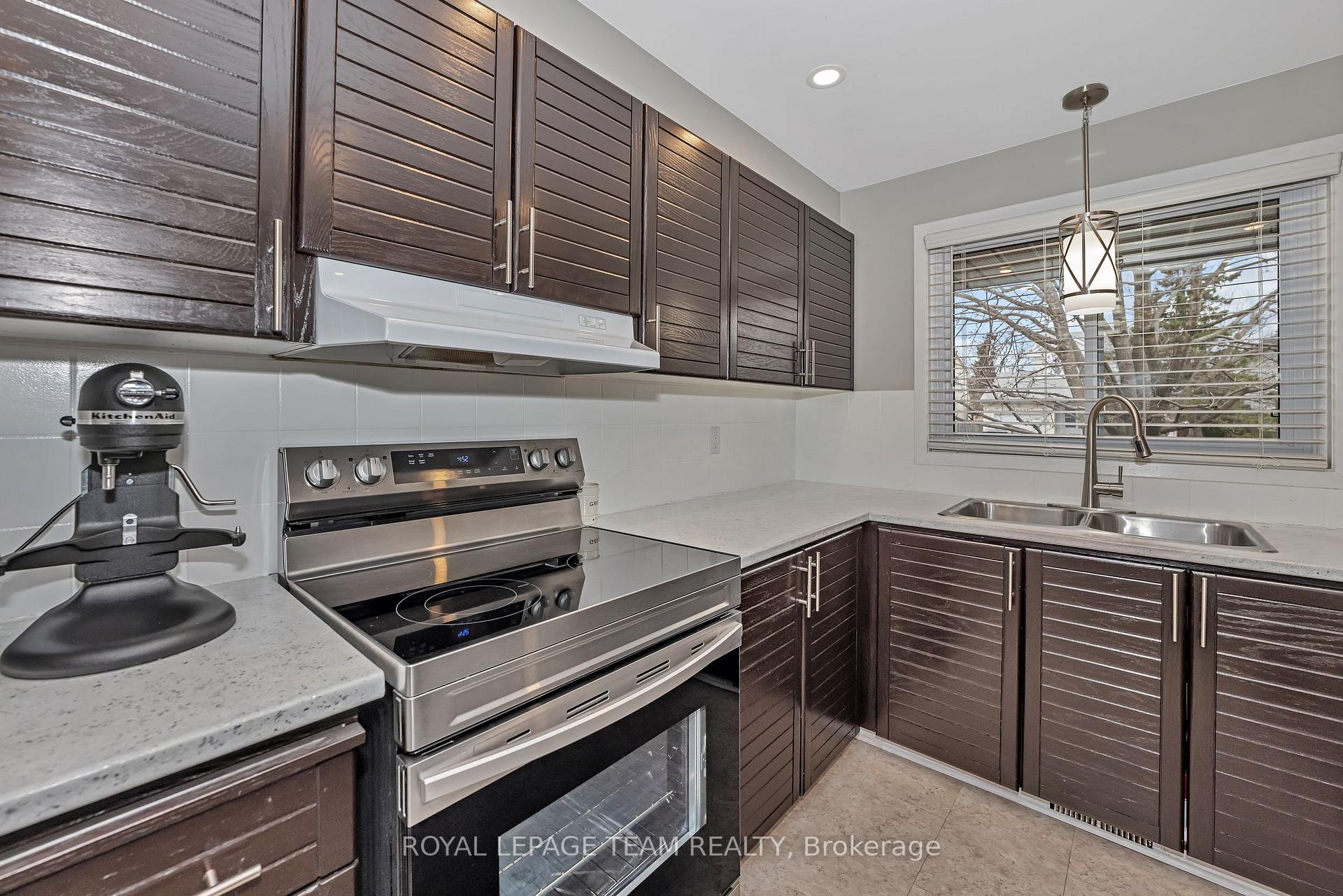 Photo 7 of 1863 Windflower Way, Ottawa, Chapel Hill — HOMEH