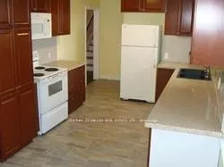 Photo 4 of 64 Glenview Drive, Hamilton, Stoney Creek — HOMEH