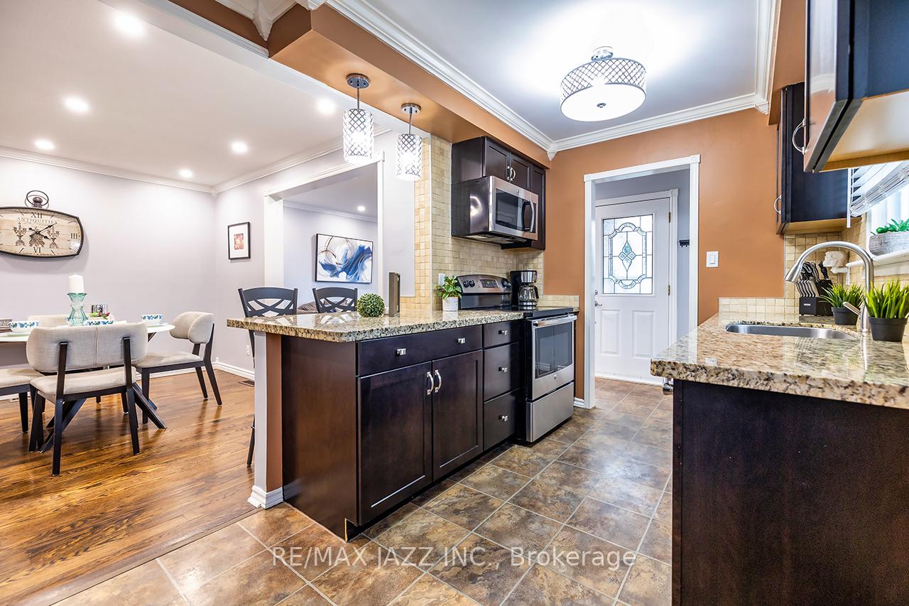 Photo 16 of 657 Dorchester Drive, Oshawa, Vanier — HOMEH