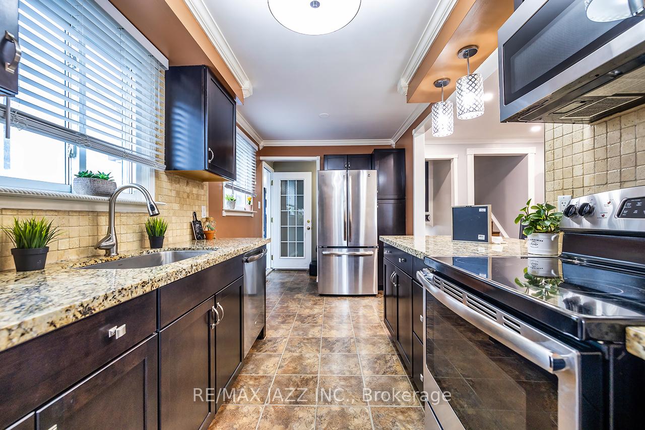 Photo 19 of 657 Dorchester Drive, Oshawa, Vanier — HOMEH