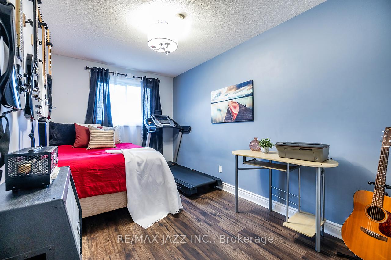 Photo 24 of 657 Dorchester Drive, Oshawa, Vanier — HOMEH