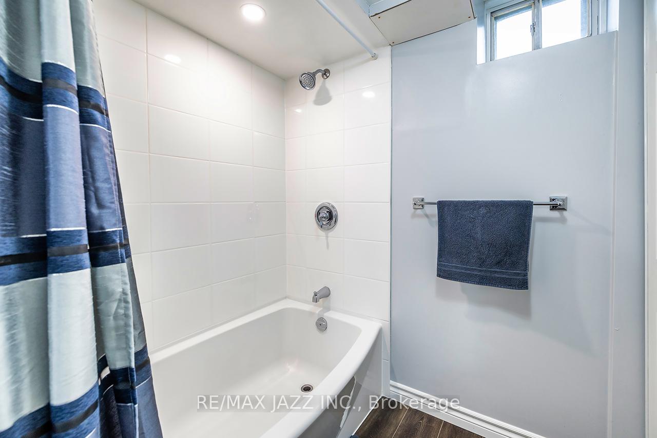 Photo 33 of 657 Dorchester Drive, Oshawa, Vanier — HOMEH