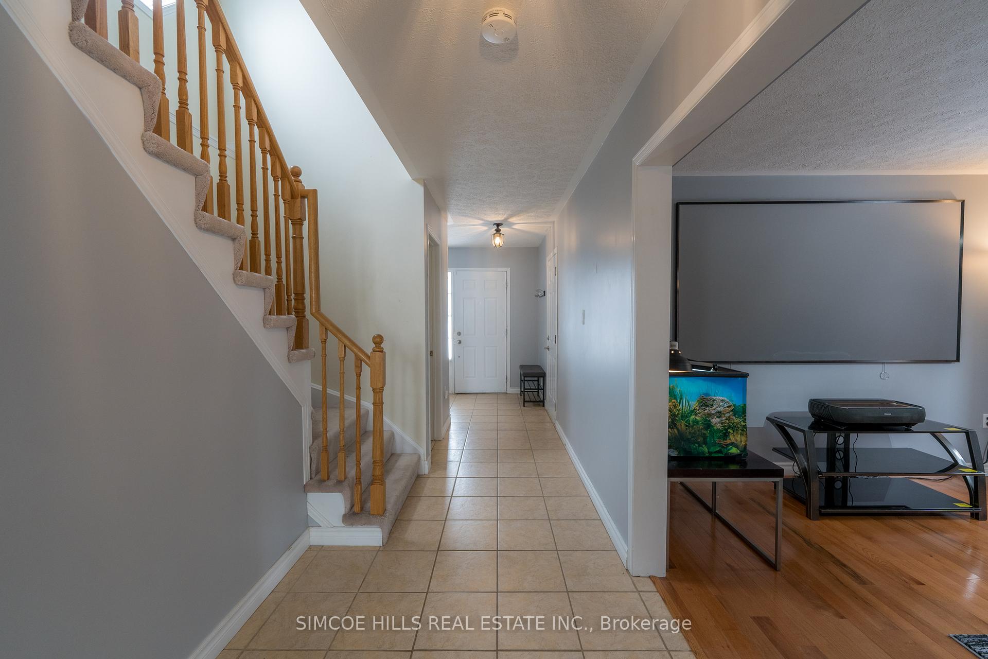 Photo 3 of 56 Vanessa Drive, Orillia — HOMEH