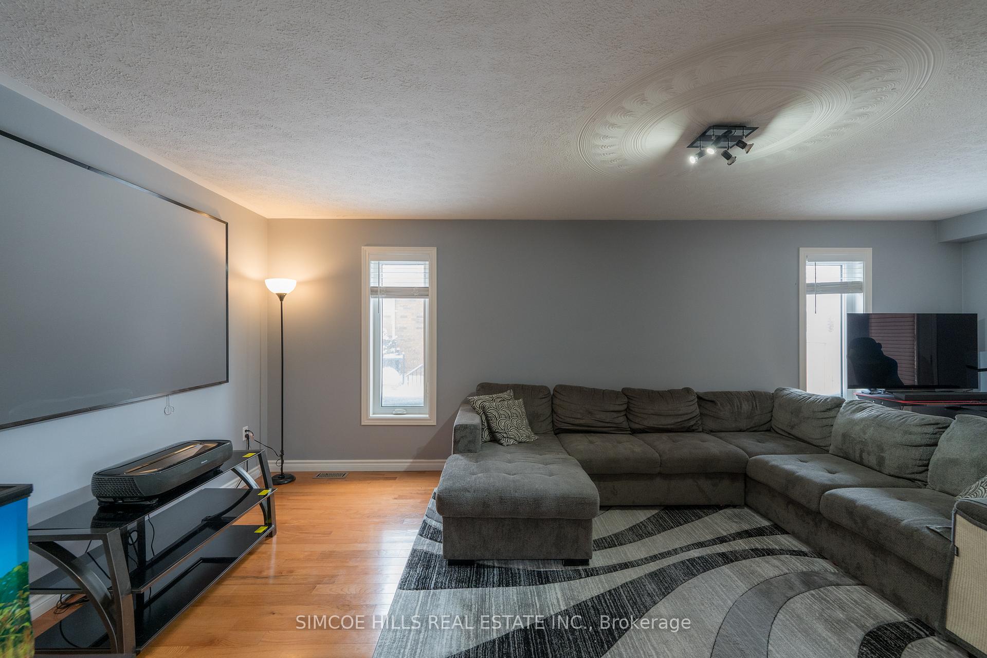 Photo 4 of 56 Vanessa Drive, Orillia — HOMEH