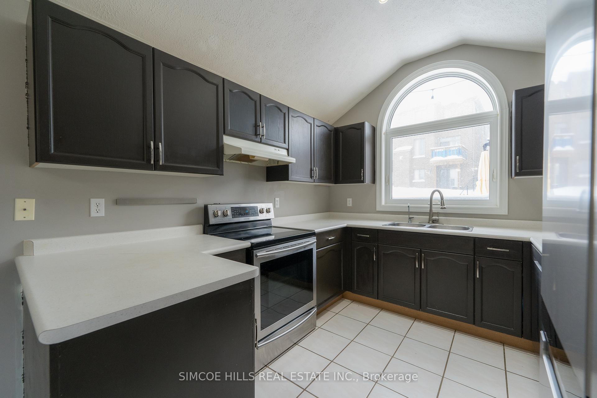 Photo 7 of 56 Vanessa Drive, Orillia — HOMEH
