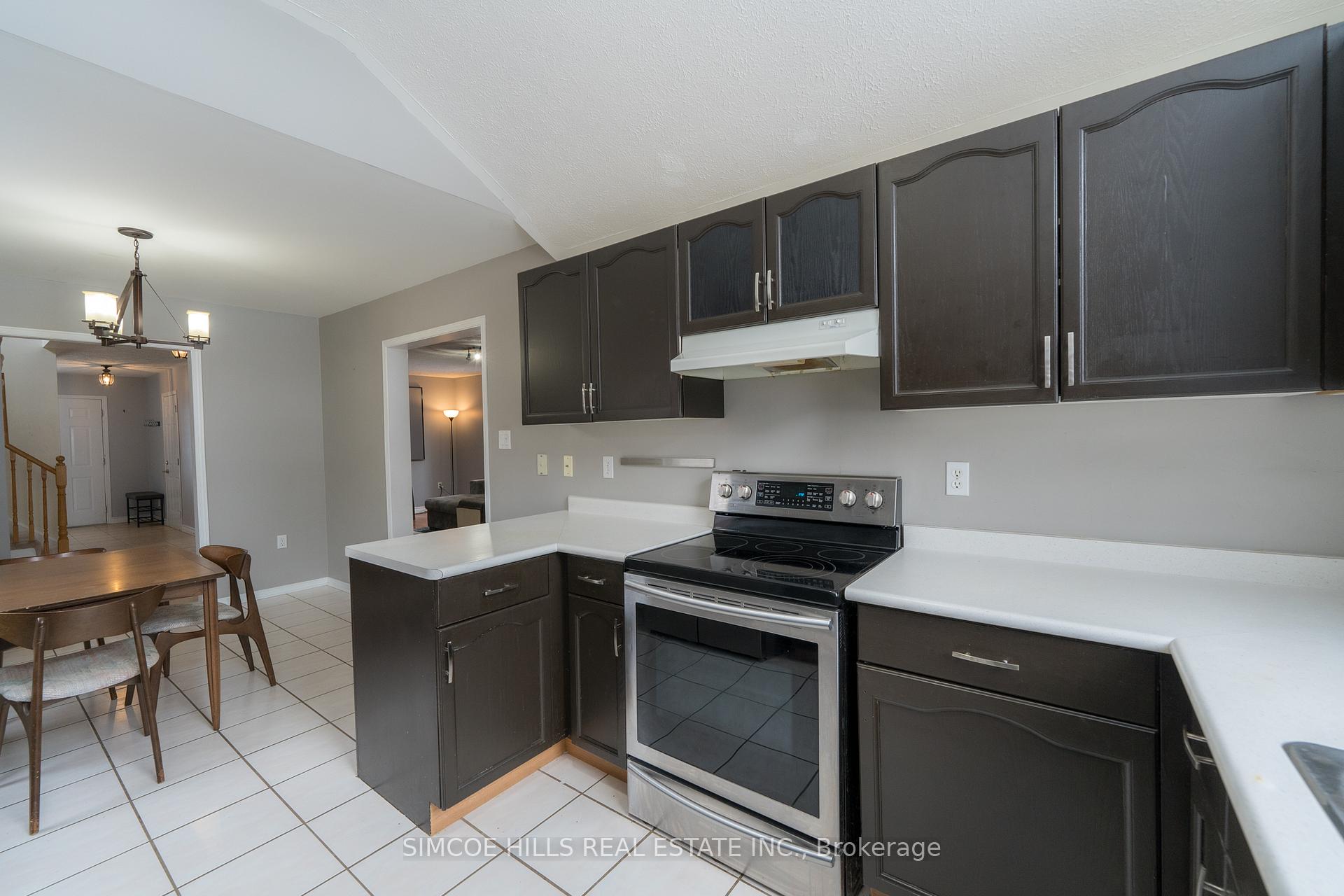 Photo 8 of 56 Vanessa Drive, Orillia — HOMEH