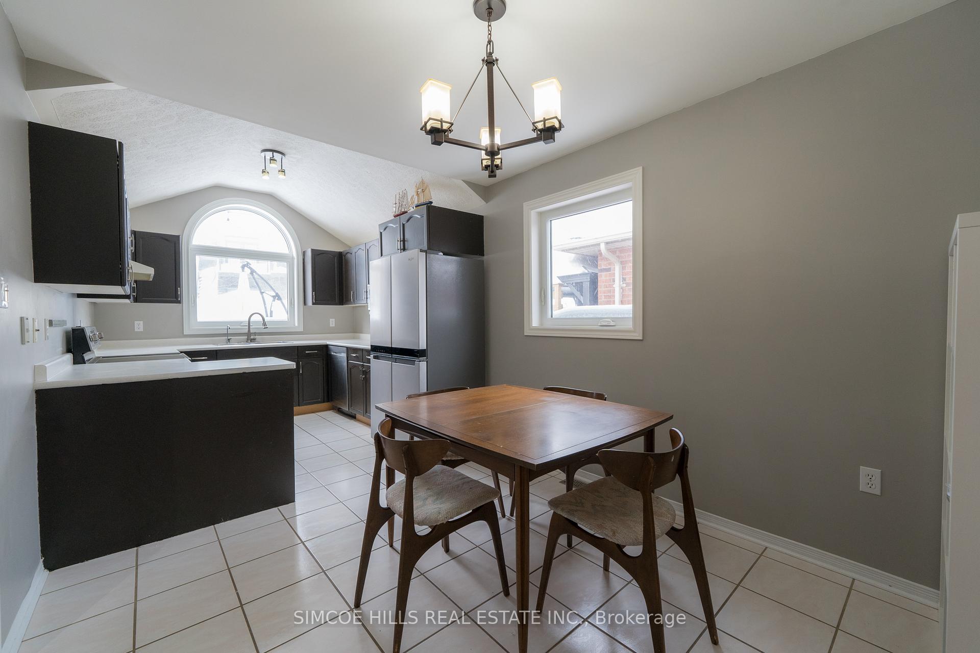 Photo 9 of 56 Vanessa Drive, Orillia — HOMEH