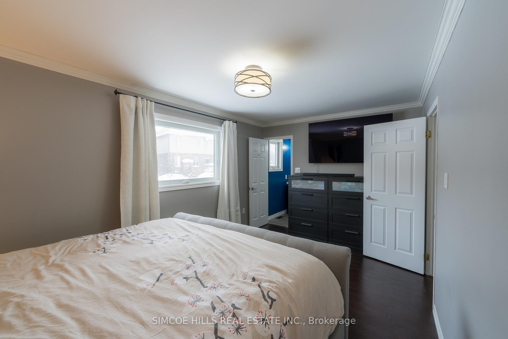 Photo 11 of 56 Vanessa Drive, Orillia — HOMEH