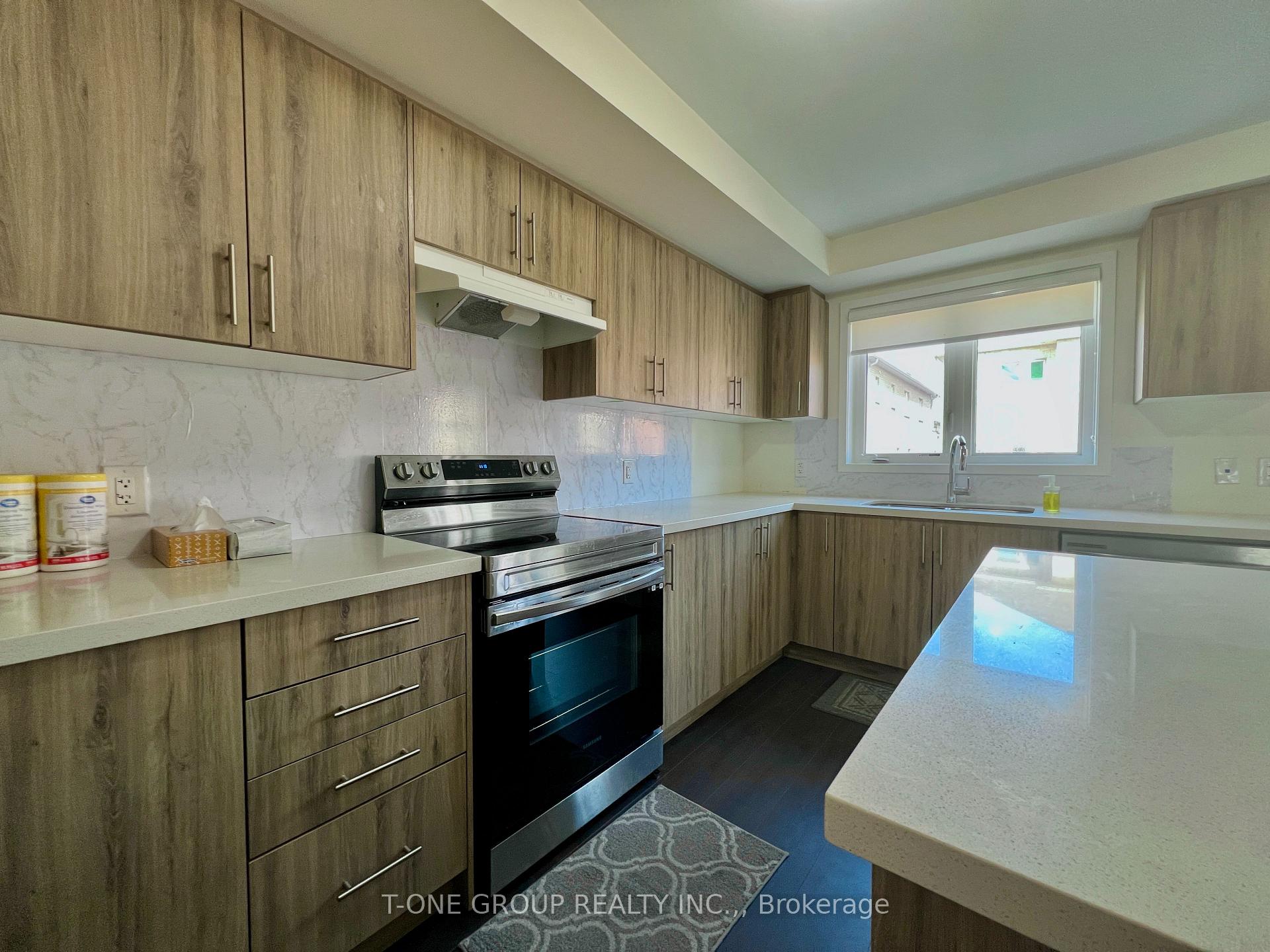 Photo 2 of 1336 Bradenton Path, Oshawa, Eastdale — HOMEH