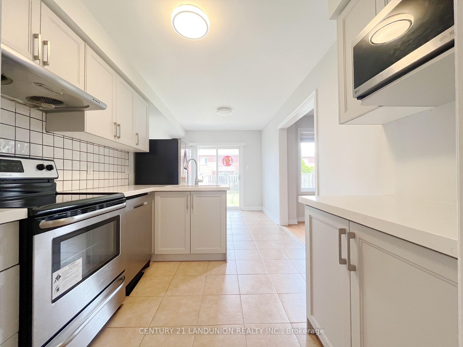 Photo 7 of 62 Zio Carlo Drive, Markham, Village Green-South Unionville — HOMEH
