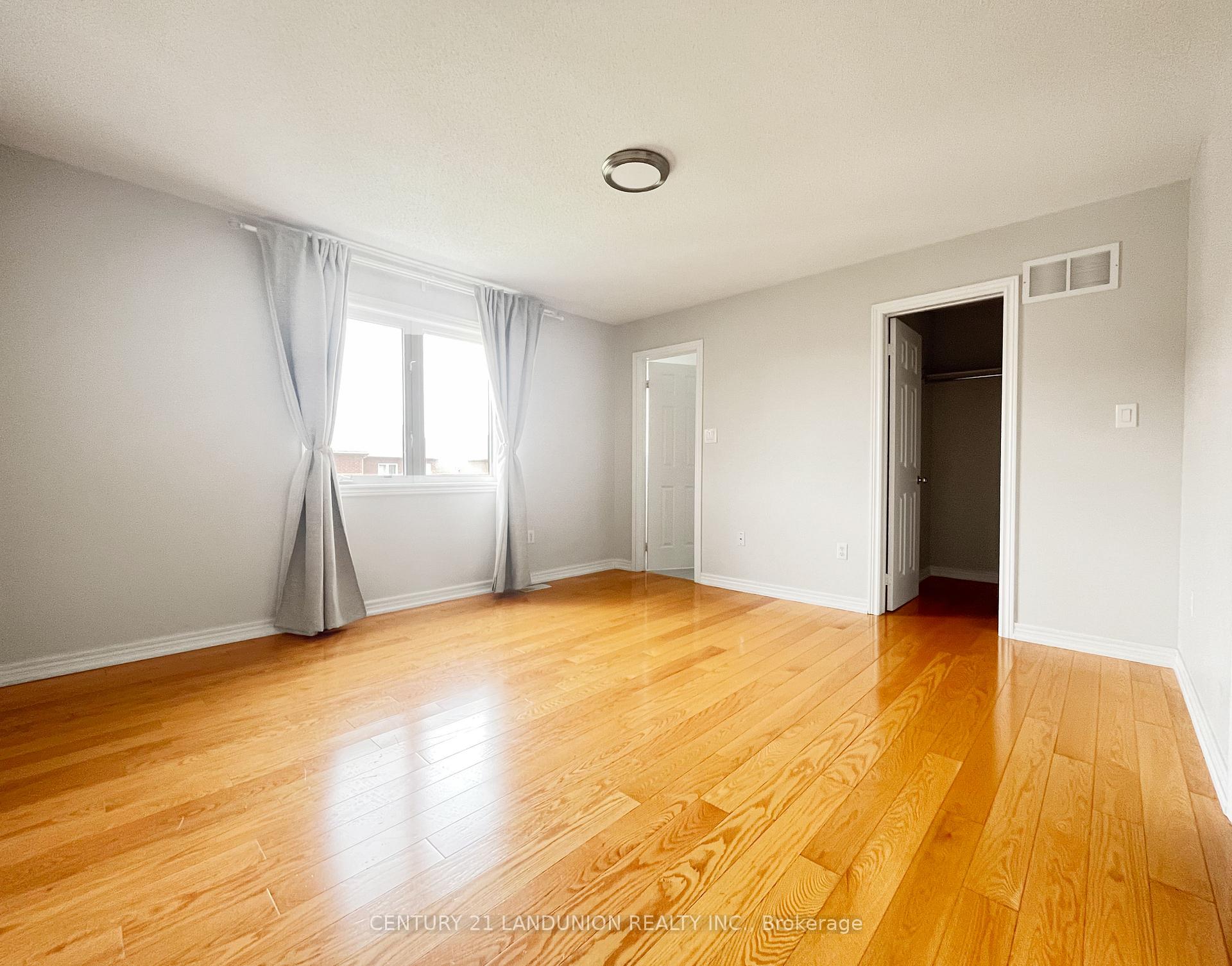 Photo 8 of 62 Zio Carlo Drive, Markham, Village Green-South Unionville — HOMEH