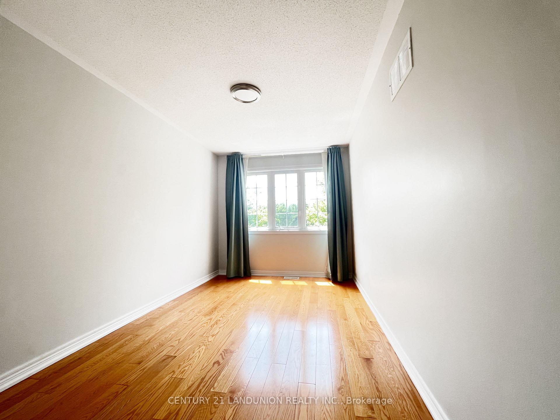 Photo 10 of 62 Zio Carlo Drive, Markham, Village Green-South Unionville — HOMEH