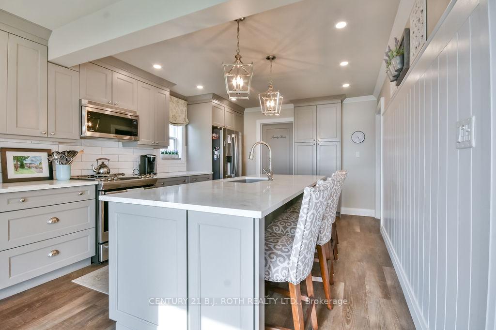 Photo 9 of 719 Broadview Avenue, Orillia — HOMEH