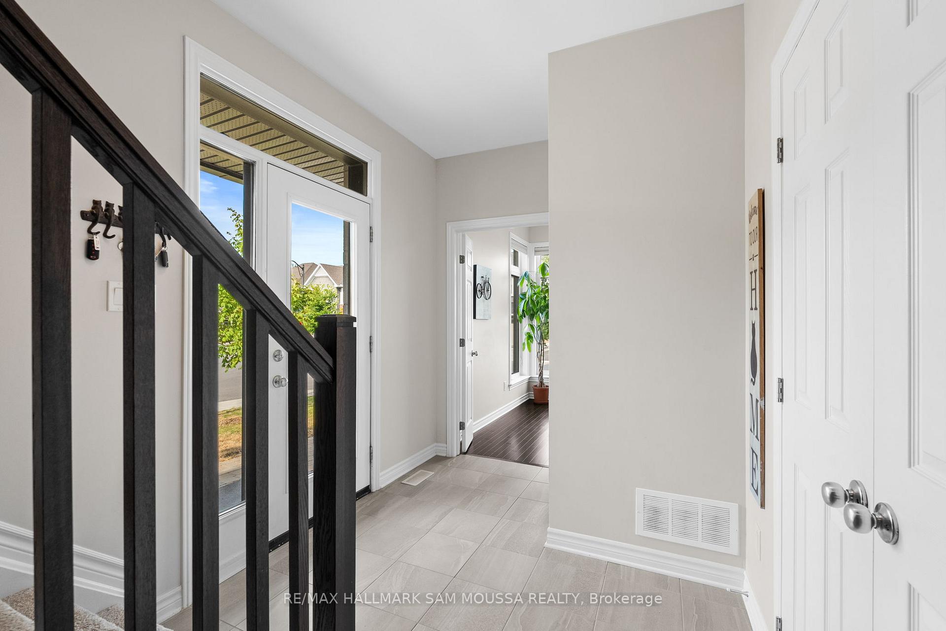 Photo 6 of 625 Cartographe Street, Ottawa, Camelot — HOMEH