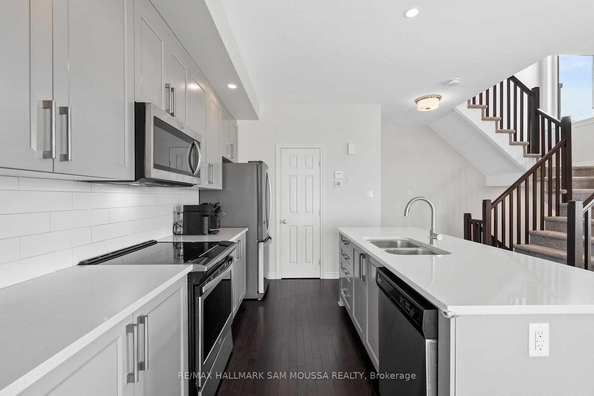 Photo 14 of 625 Cartographe Street, Ottawa, Camelot — HOMEH