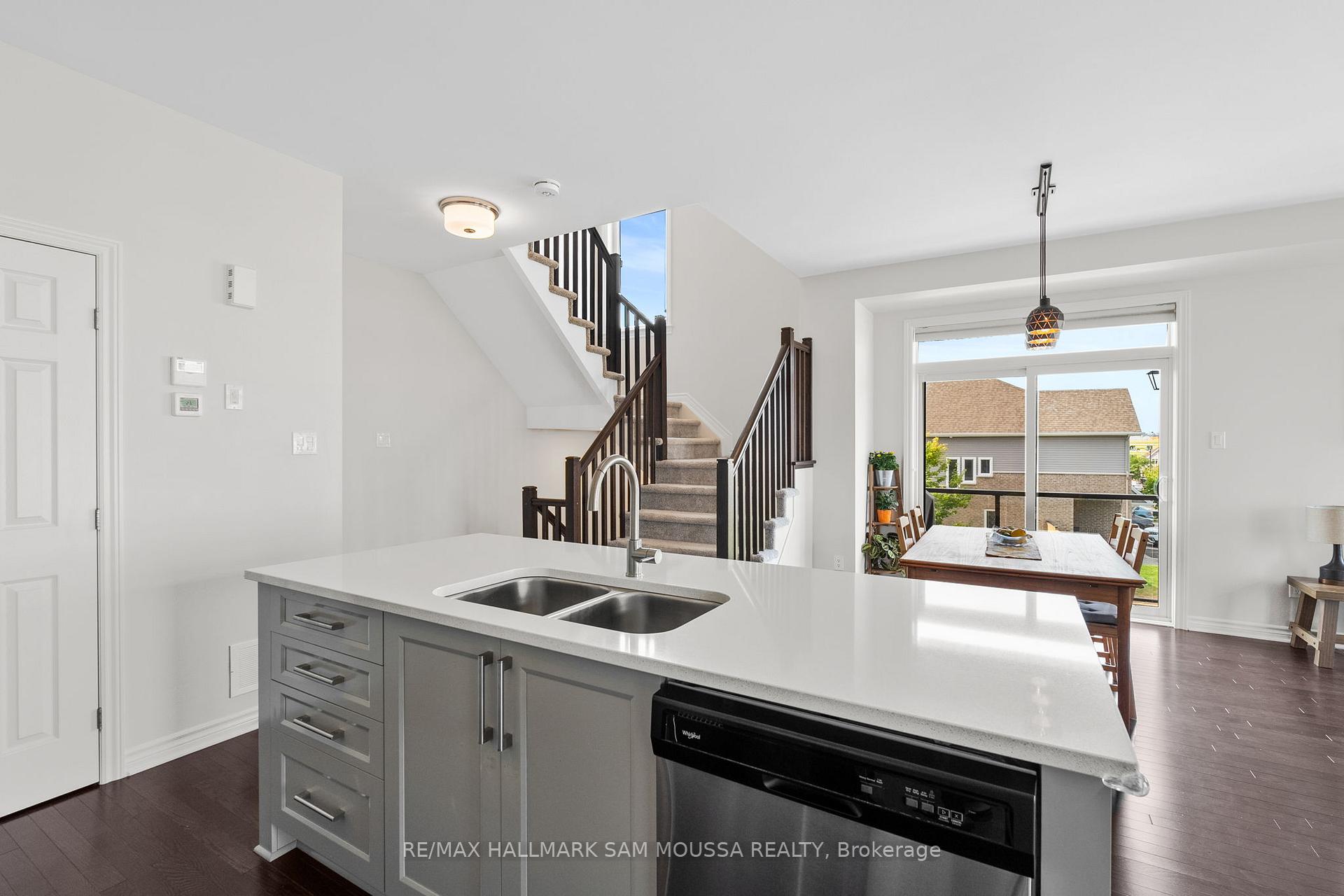 Photo 16 of 625 Cartographe Street, Ottawa, Camelot — HOMEH