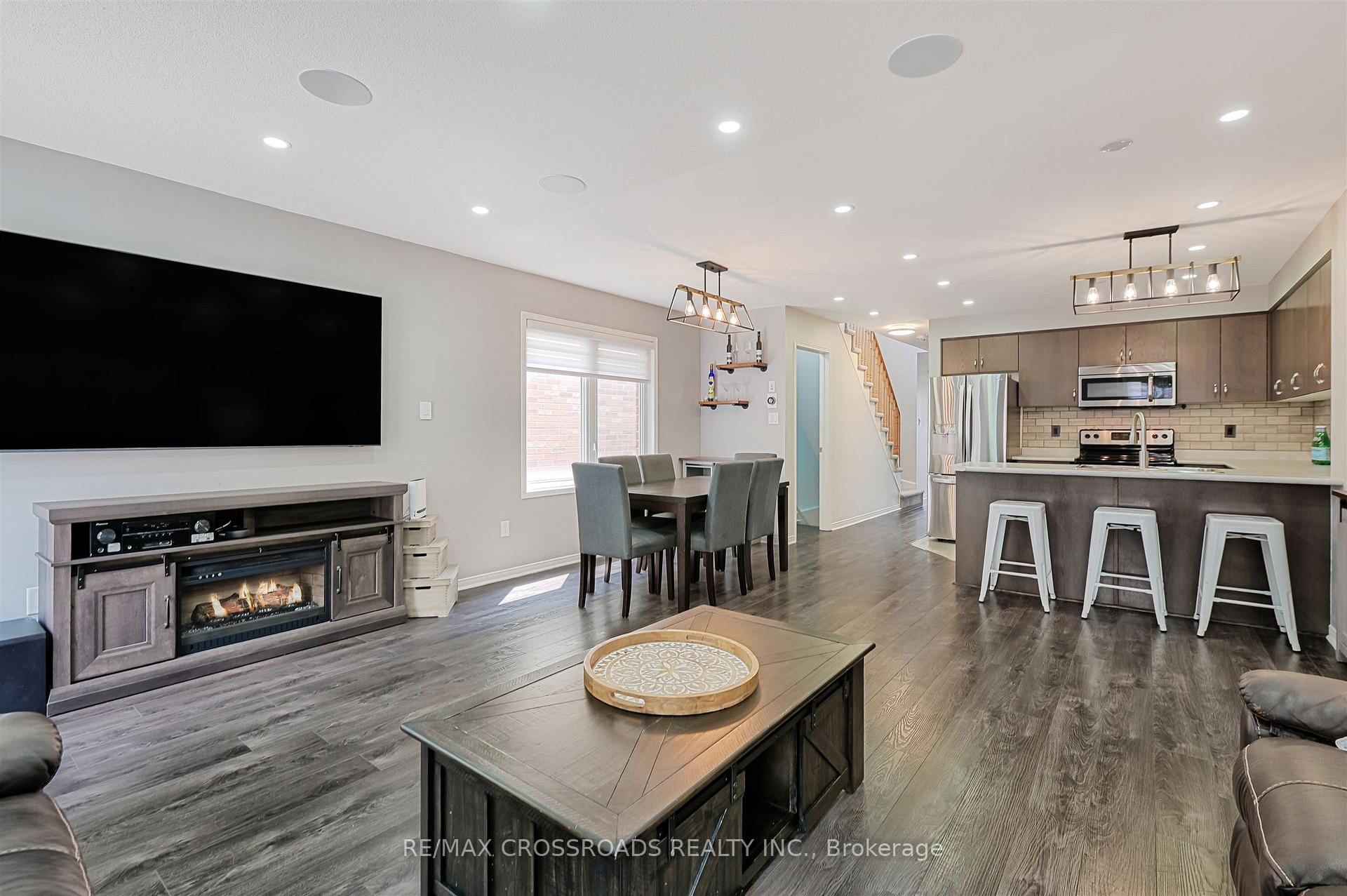 Photo 6 of 784 McCue Drive, Oshawa, Taunton — HOMEH