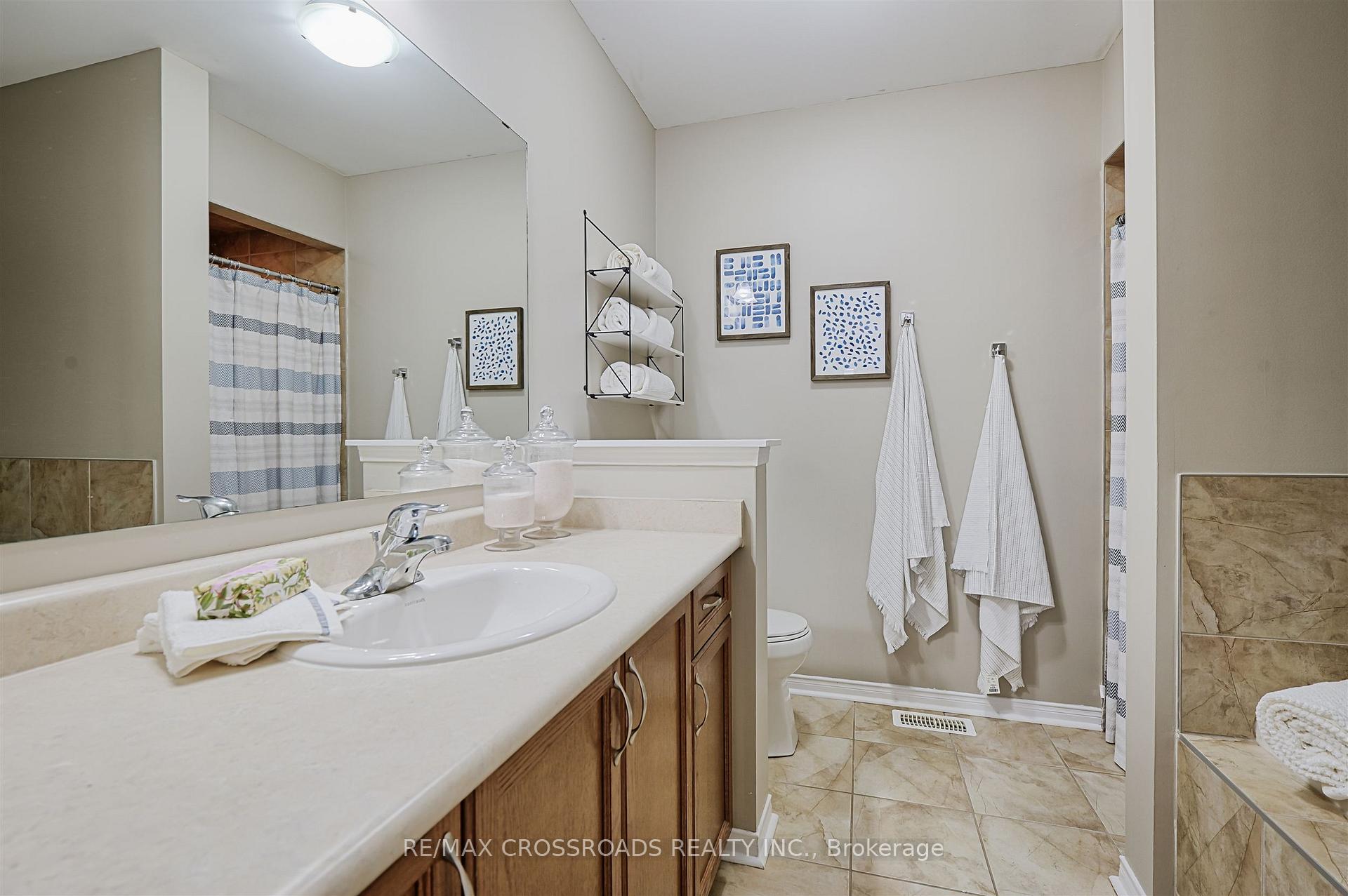 Photo 22 of 784 McCue Drive, Oshawa, Taunton — HOMEH