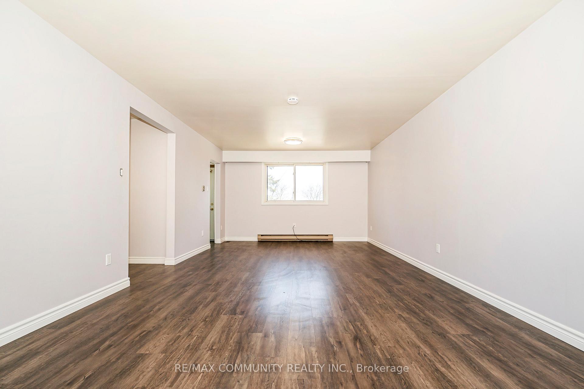 Photo 7 of 49 Quinn Avenue, Orillia — HOMEH