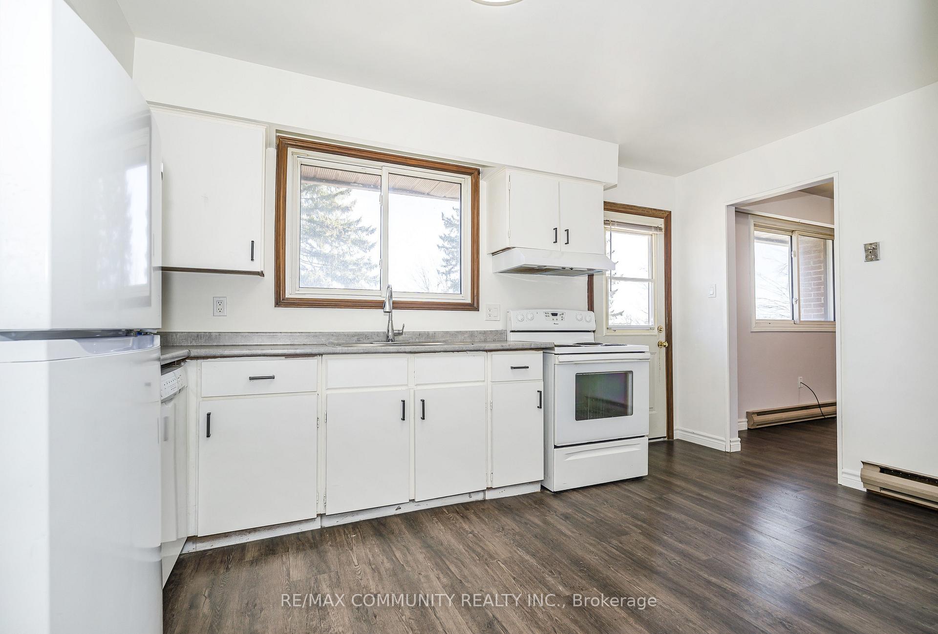 Photo 10 of 49 Quinn Avenue, Orillia — HOMEH