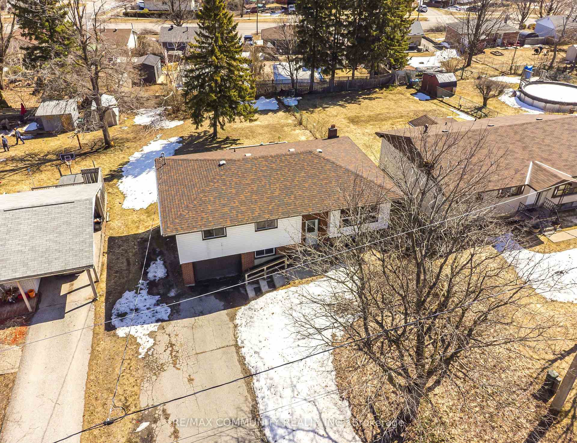 Photo 35 of 49 Quinn Avenue, Orillia — HOMEH
