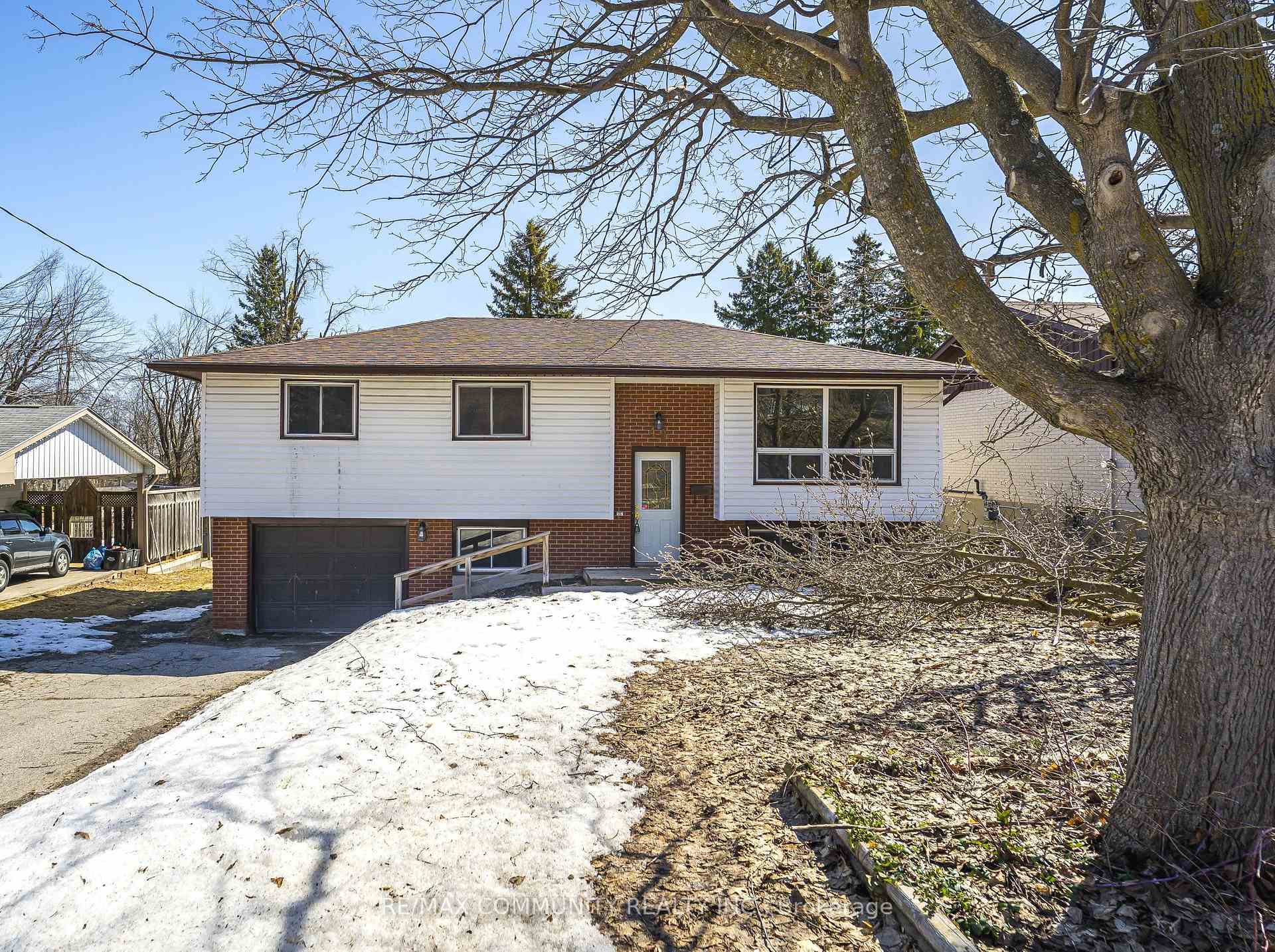 Photo 36 of 49 Quinn Avenue, Orillia — HOMEH