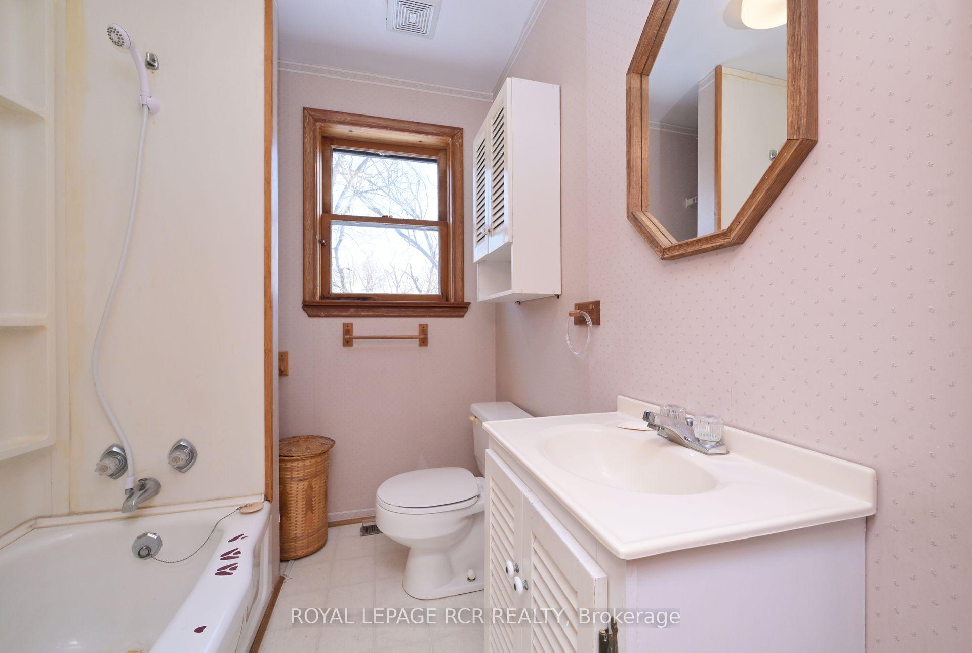 Photo 16 of 3 Evans Road, New Tecumseth, Alliston — HOMEH