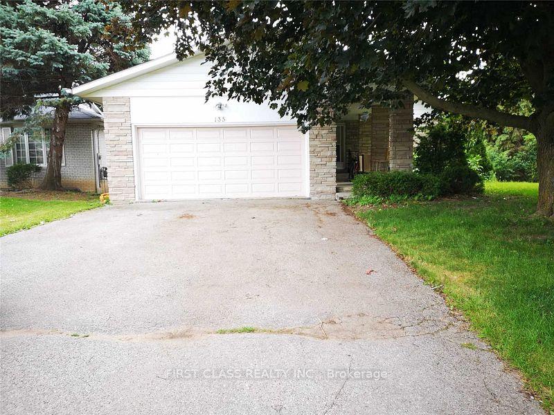 Front of 135 Royal Orchard Boulevard