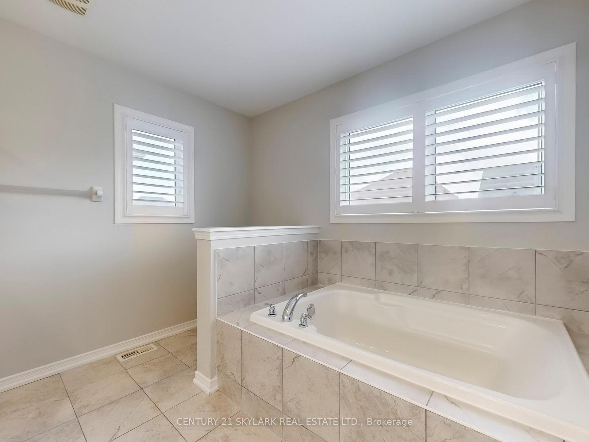 Photo 34 of 507 Windfields Farm Drive W, Oshawa, Windfields — HOMEH