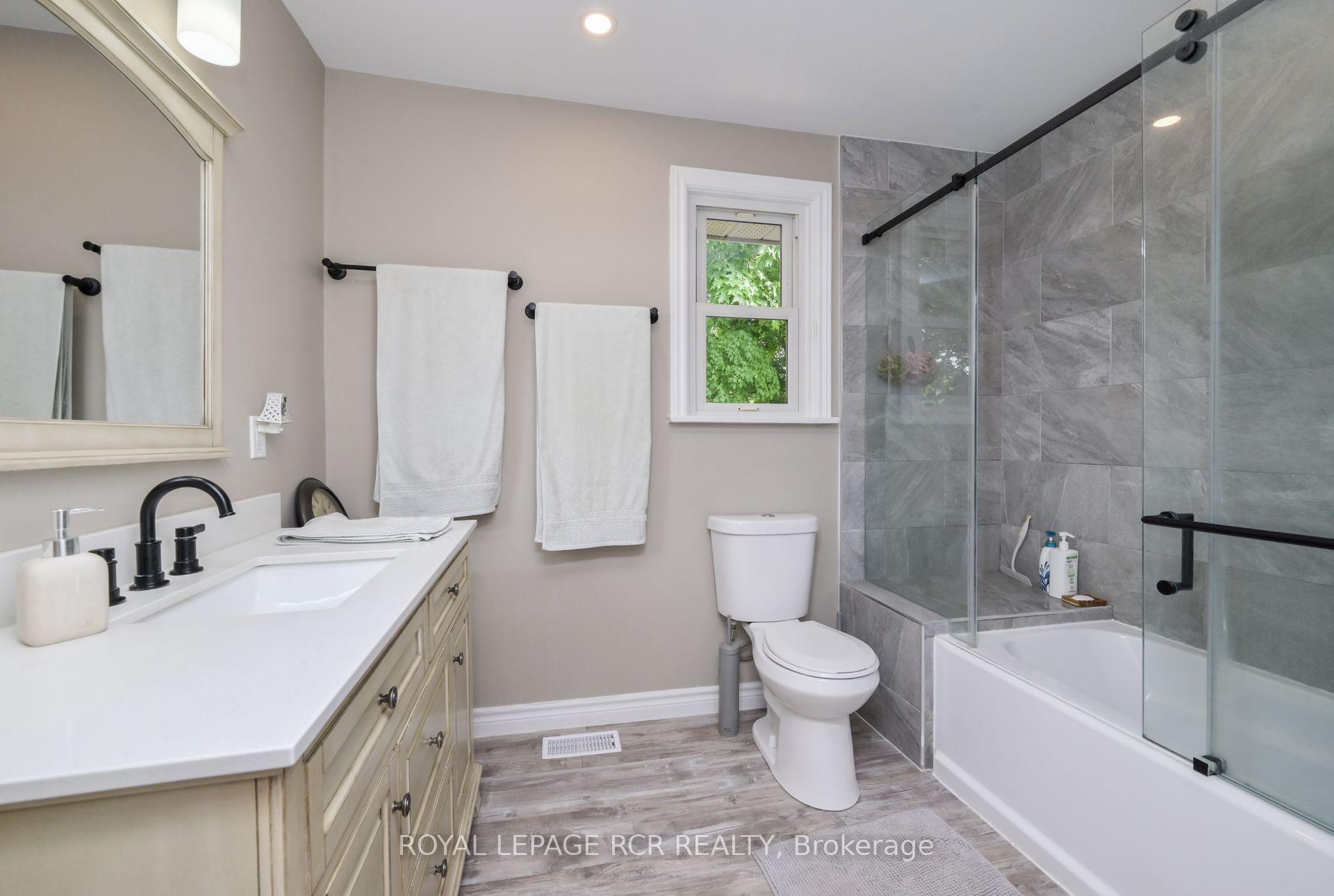 Photo 12 of 108 Boyne Crescent, New Tecumseth, Alliston — HOMEH