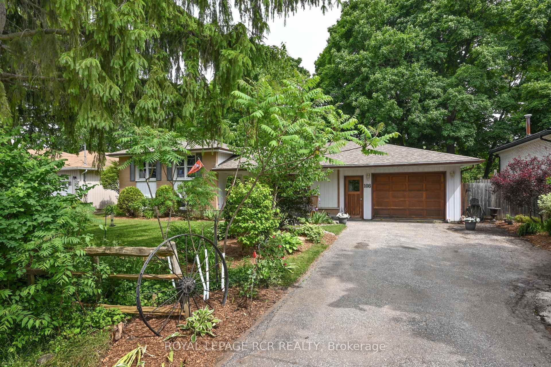 Photo 32 of 108 Boyne Crescent, New Tecumseth, Alliston — HOMEH