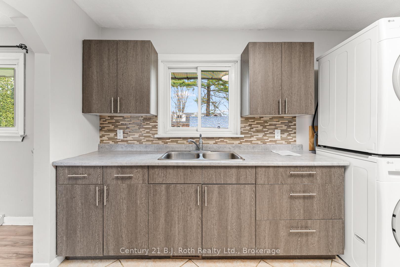 Photo 12 of 362 Parkhurst Crescent, Orillia — HOMEH