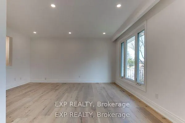 Photo 6 of Unit Main, 16 Stephenfrank Road, Scarborough, Bendale — HOMEH