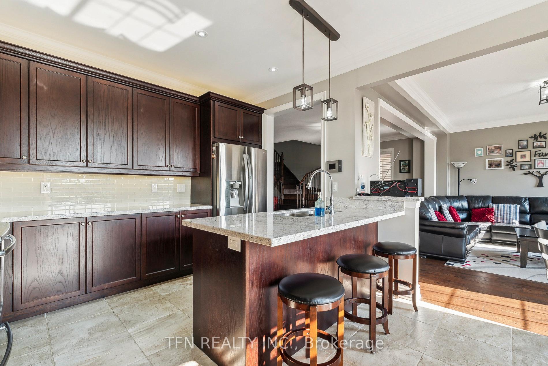 Photo 12 of 72 Cauthers Crescent, New Tecumseth, Rural New Tecumseth — HOMEH