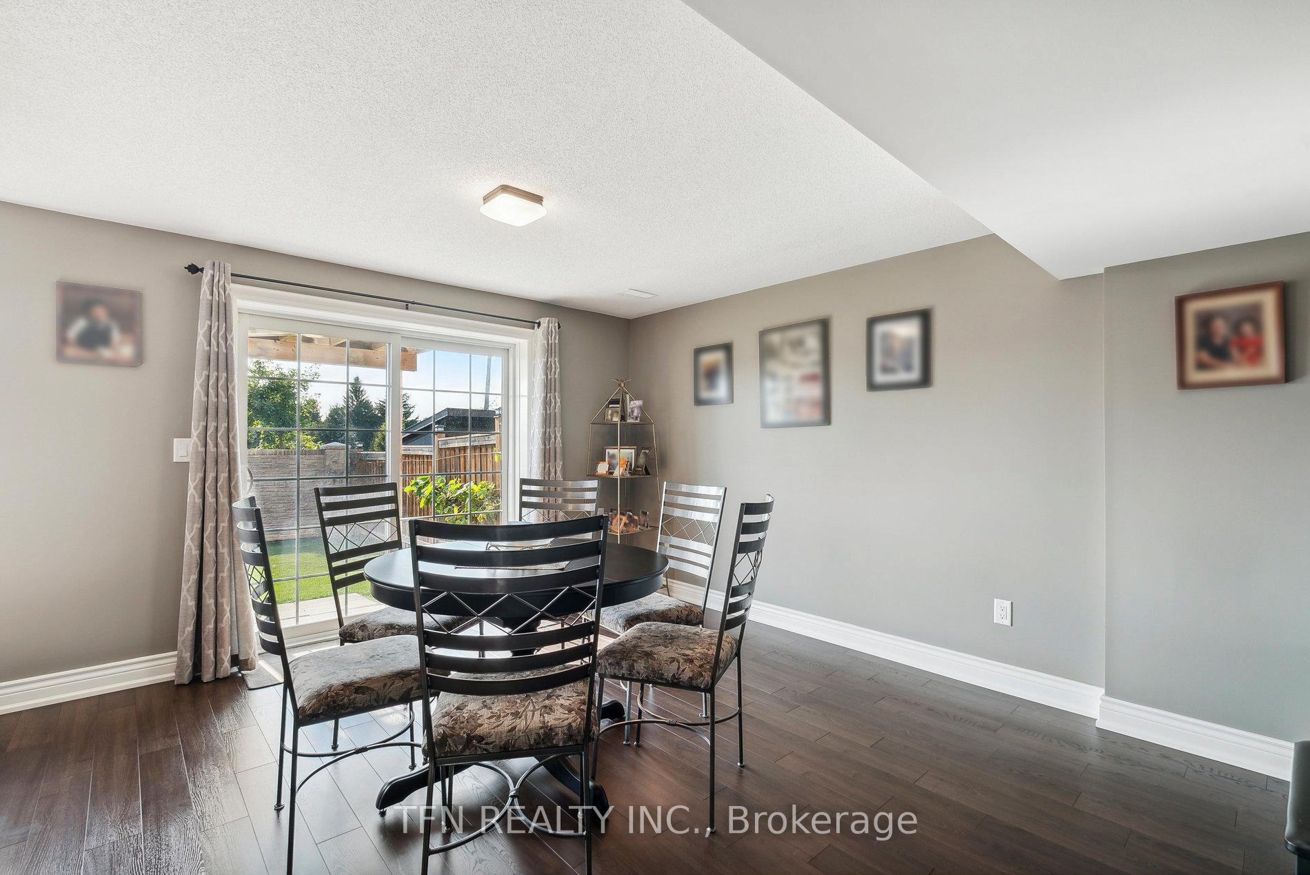 Photo 37 of 72 Cauthers Crescent, New Tecumseth, Rural New Tecumseth — HOMEH